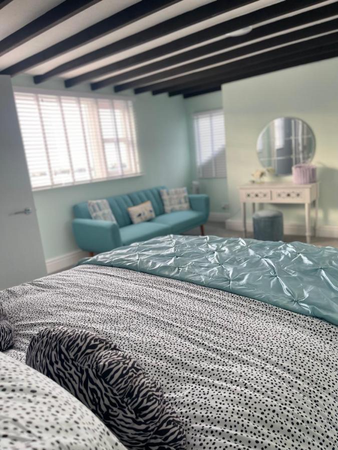 Hollie'S Beach House Peel エクステリア 写真