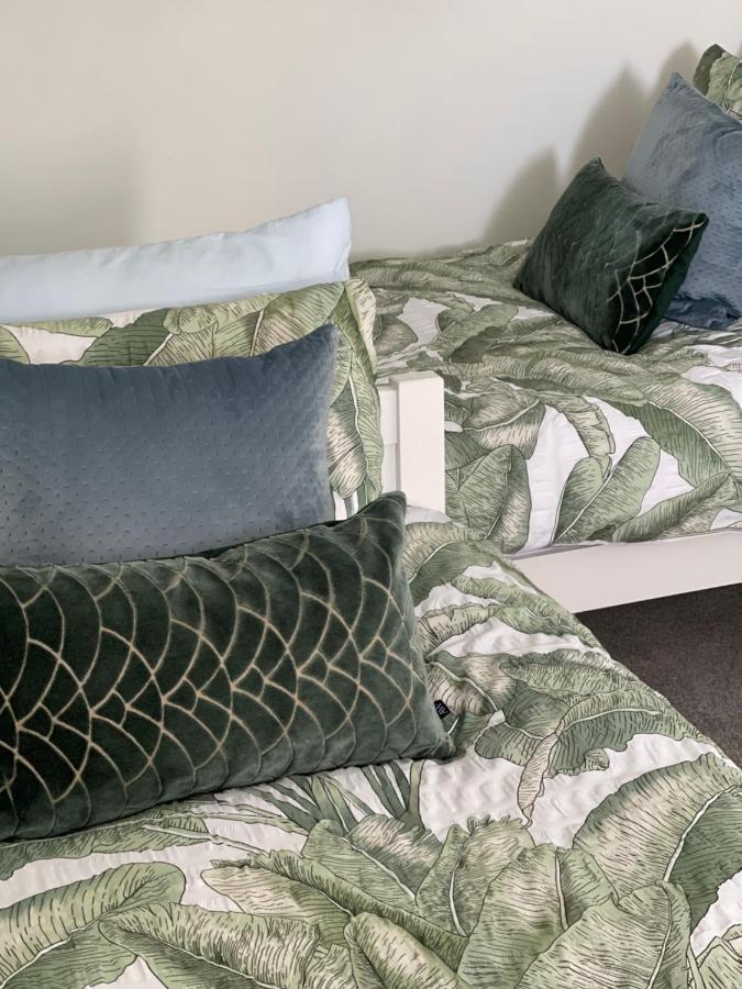 Hollie'S Beach House Peel エクステリア 写真